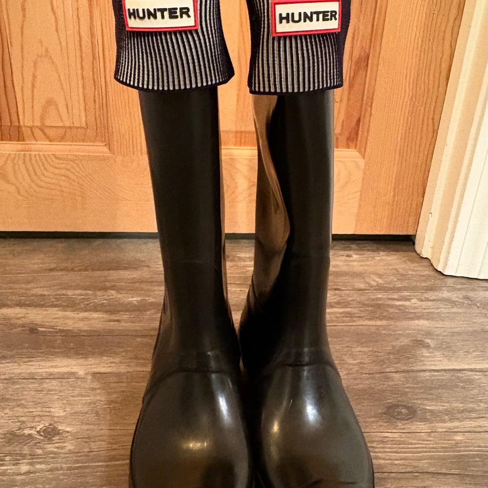 Hunter Original Tall Black Rain Boots + Hunter Boot Socks | Size US 7 / EU 38